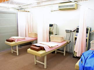 動物公園前整骨院の施術室