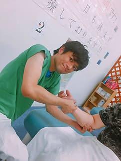 ぎんてん整骨院の施術風景