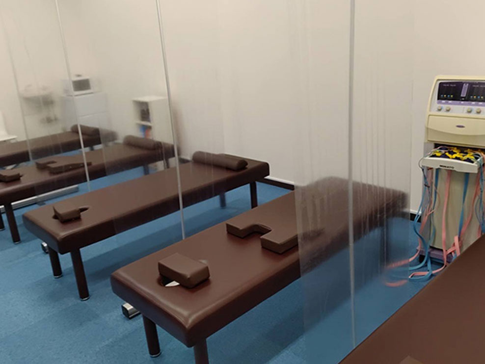 らくなる整骨院イオン隼人国分院の施術スペース